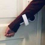 Sistema manoslibres para abrir las puertas